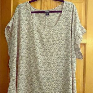 Torrid - Size 3  patterned blouse! Great condition
